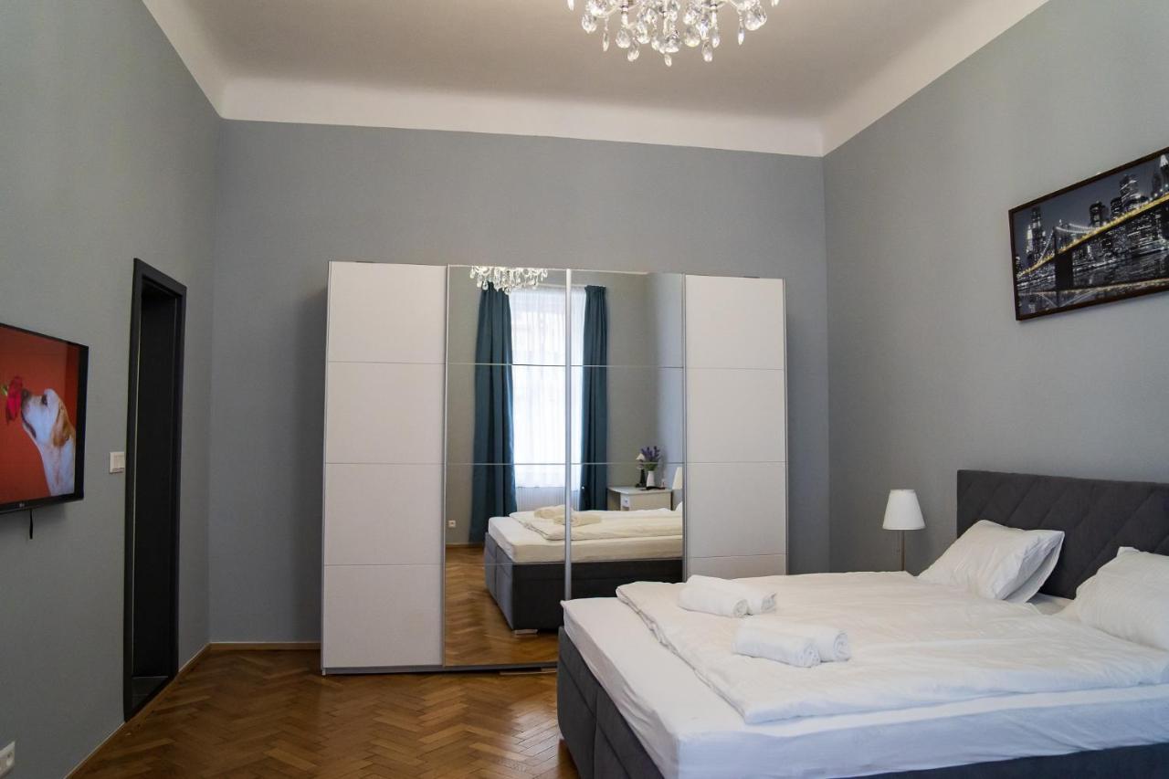 Apartment Class In Carlsbad Bulharska Street